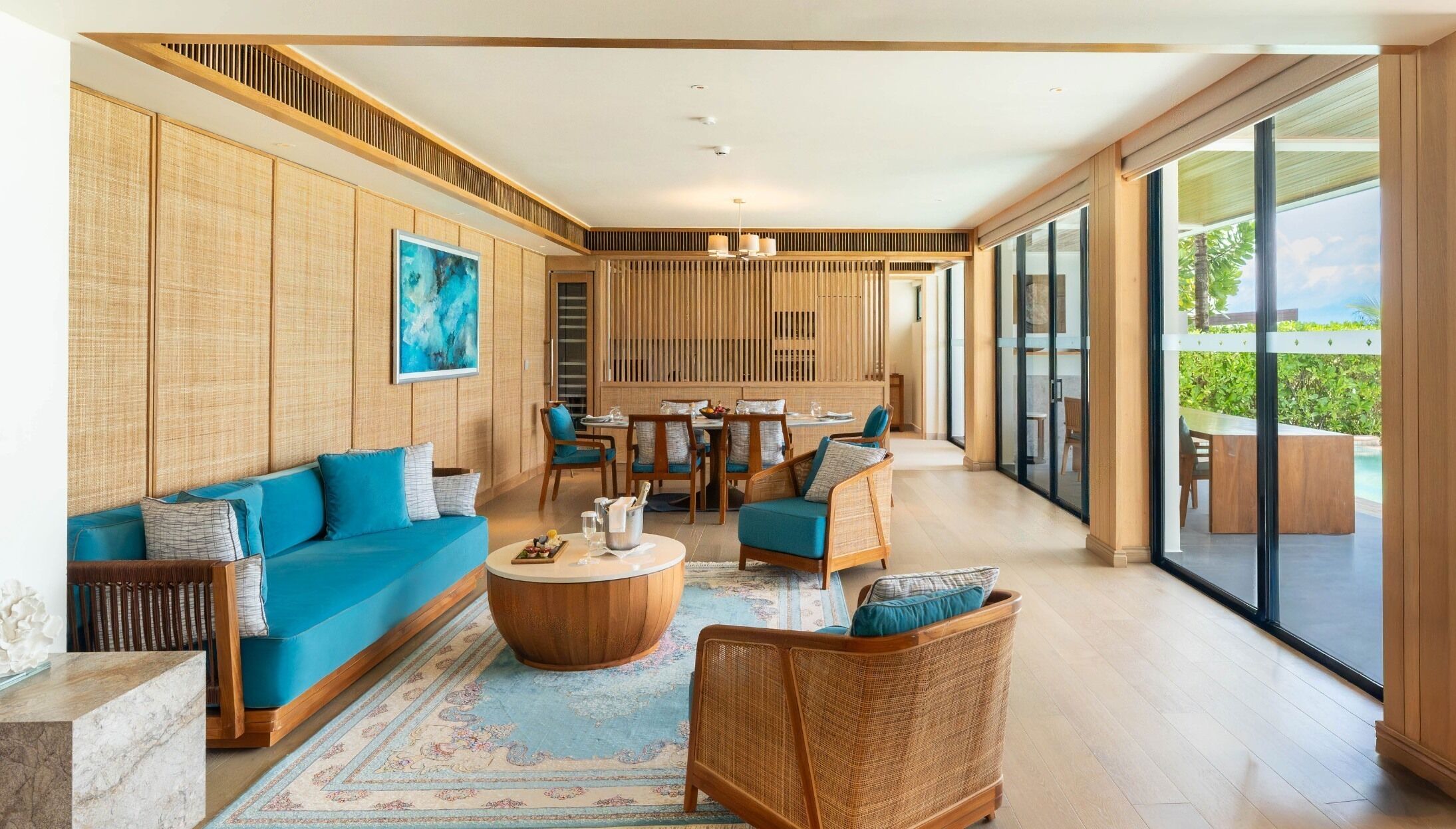 Three Bedroom Beach Retreat with Private Pool | Literie de qualité supérieure, matelas Tempur-Pedic, minibar