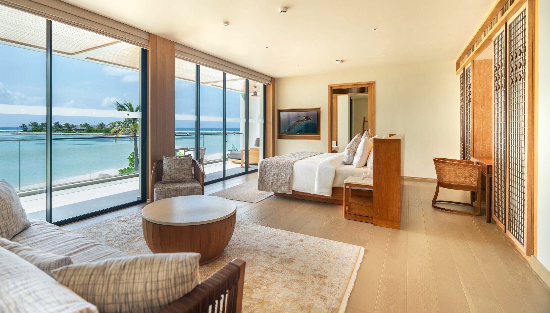 Four Bedroom Beach Residence with Private Pool | Roupas de cama premium, camas Tempur-Pedic, frigobar, cofres nos quartos