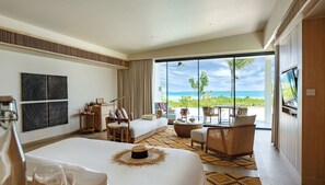 Sunrise Beach Villa with Private Pool | 高档床上用品、泰普尔床垫、迷你吧、客房内保险箱