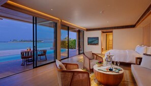 2 Bedroom Beach Villa with Private Pool | Literie de qualité supérieure, matelas Tempur-Pedic, minibar
