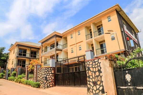 Exterior - Floral Hotel (Kampala)