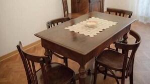 Căn hộ tiện nghi đơn giản | Khu phòng khách