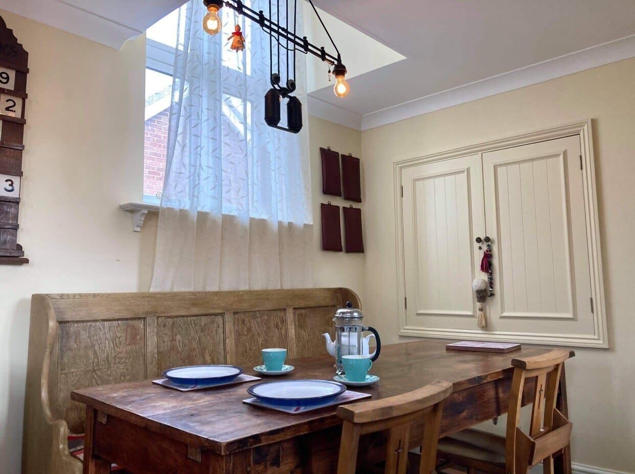 Premium Cottage | Living area | Flat-screen TV