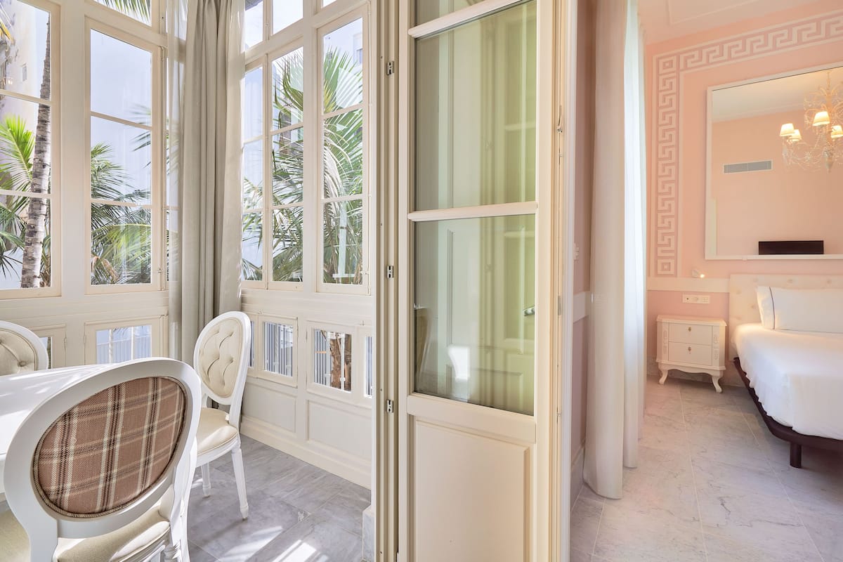 Deluxe Suite, 1 Bedroom (Doble - Comedor de los Espejos) | 1 bedroom, soundproofing
