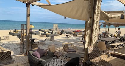 Spacious 2 bed Appartment full air con, Sun terrace,stunning views, Pools