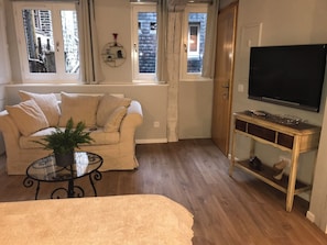 TV - La P'tite Gise - Studio Cosy Hyper Centre Honfleur (Honfleur)