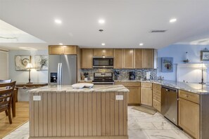 Microwave, dishwasher, coffee/tea maker, toaster