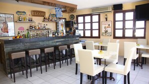 Bar (on property) - Elgoni Apartments (Hersonissos)