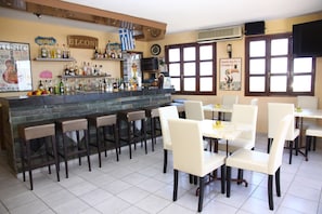 Bar (en el alojamiento)