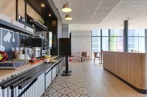 Daily buffet breakfast for a fee