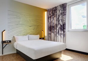 Double Room, Mobility Accessible | Desk, iron/ironing board, free WiFi, bed sheets