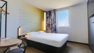 Bureau, fer et planche Ă repasser, Wi-Fi gratuit, draps fournis