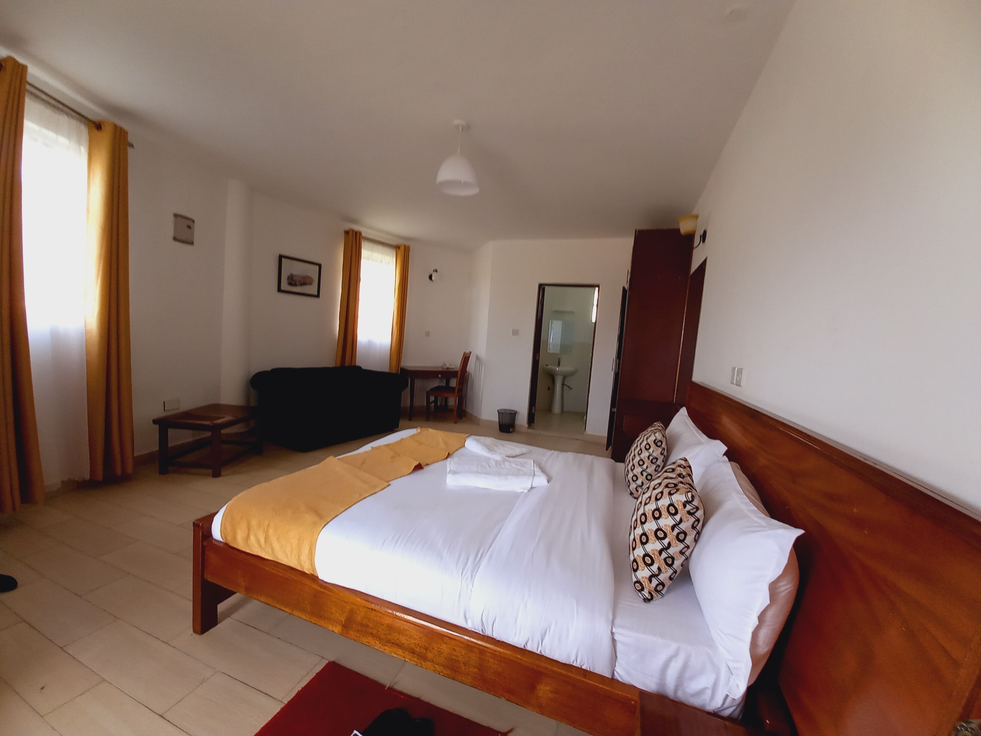 Deluxe Double Room | Individually decorated, individually furnished, desk, soundproofing