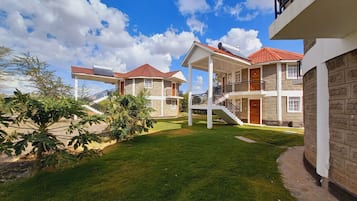 Deluxe Double Room | Individually decorated, individually furnished, desk, soundproofing