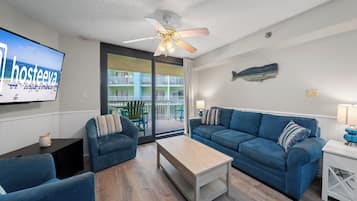 Family Condo, 2 Bedrooms, Balcony, Beachfront | Living room