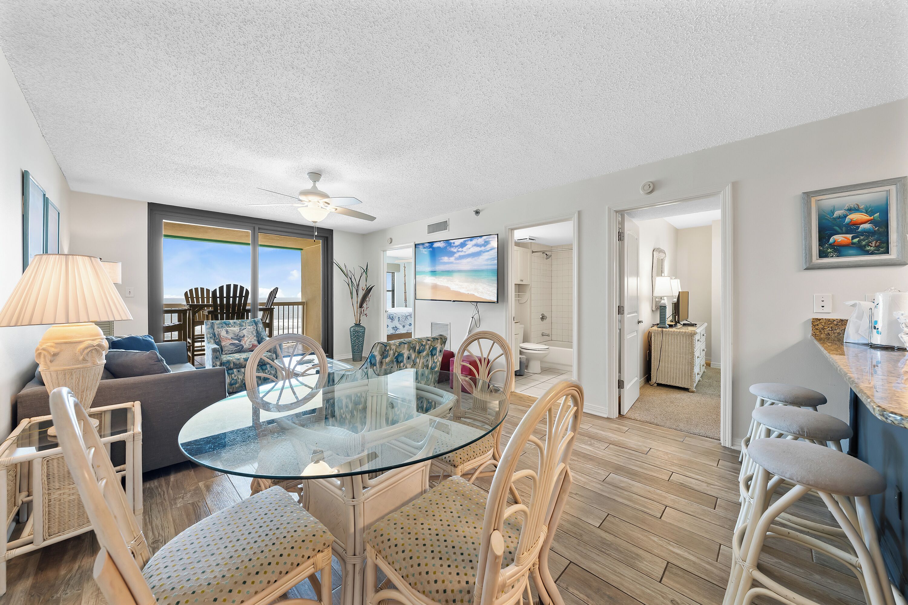 Signature-Apartment, 3 Schlafzimmer, Balkon, Meerblick | Essbereich im Zimmer