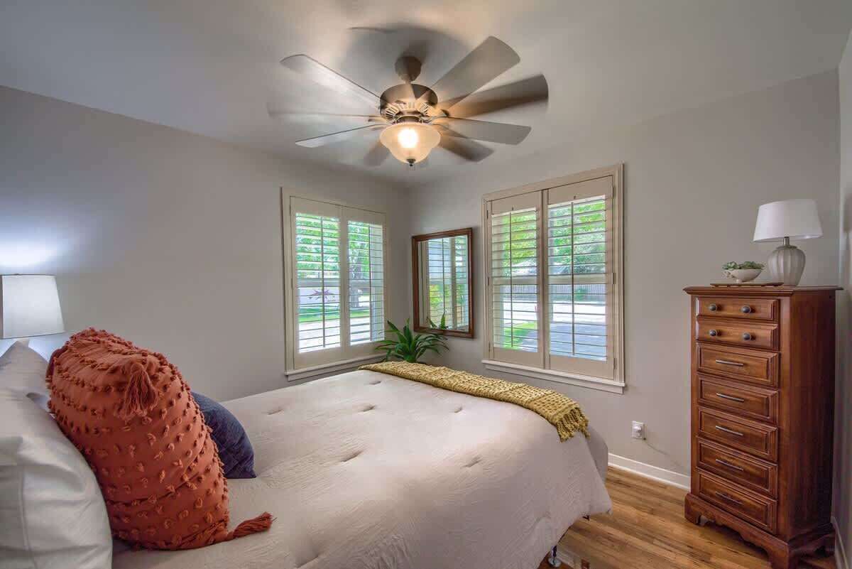 3 habitaciones, tabla de planchar con plancha y wifi gratis 