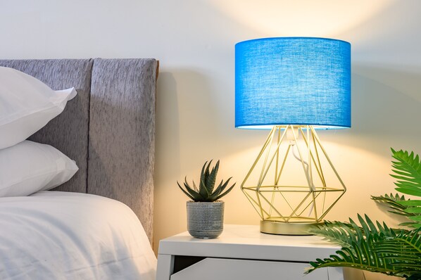 House - Merriott House by Tŷ SA (Newport)