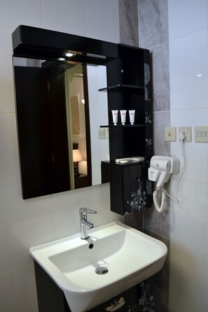 Bathroom - gelnar alraqi (Madinah)