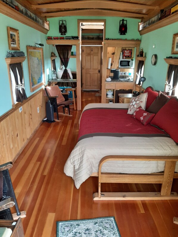 1 bedroom, iron/ironing board, free WiFi, bed sheets - Authentic Wooden Rock Island Railroad Caboose (Sturgis)