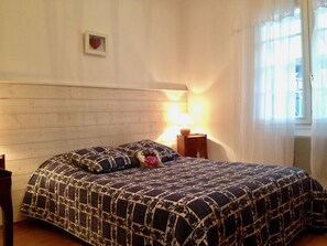 4 habitaciones, tabla de planchar con plancha y wifi gratis 