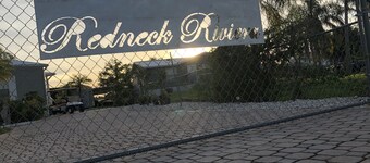 Redneck Riviera ,fishing relaxing paradise   On canal , very close to locks
