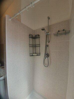 Toallas y papel de baño 