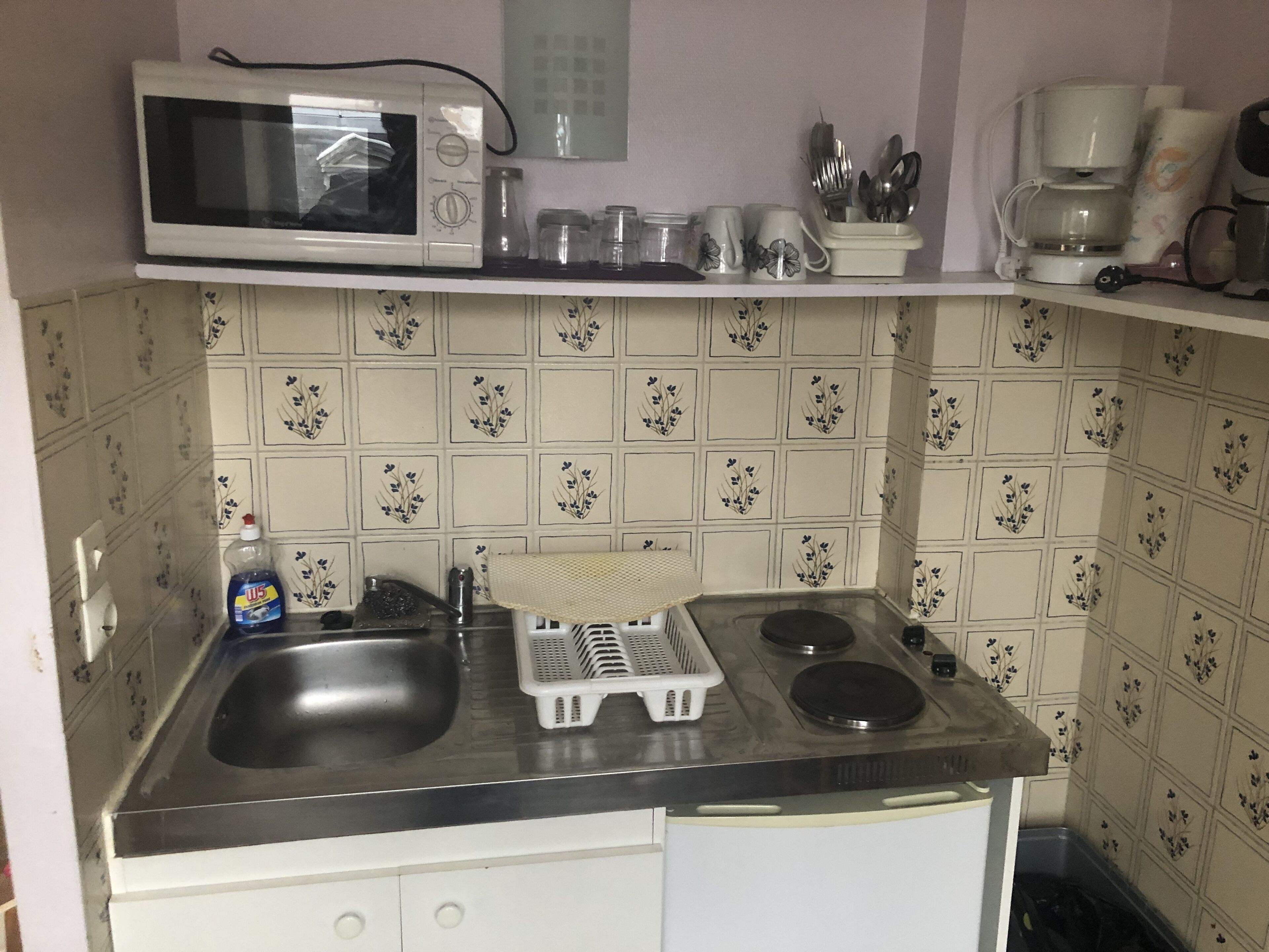 Réfrigérateur, micro-ondes, four, cafetière/bouilloire