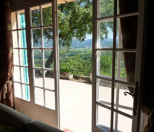 Hillside villa with stunning views, private pool, 3 bedrooms all en-suite