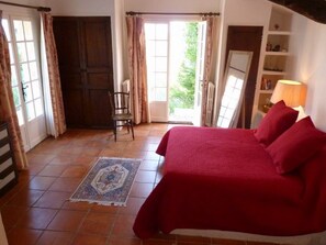 3 bedrooms, iron/ironing board, free WiFi, bed sheets - Hillside villa with stunning views, private pool, 3 bedrooms all en-suite (La Motte)