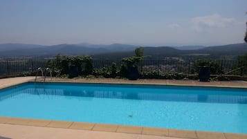 Piscine extérieure, piscine chauffée