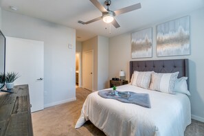 Room - Resort-Style Apt by Shops*Food*Park 8 Min to Mayo (Jacksonville)