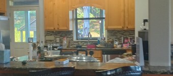 The Lodge @ Stormy Mountain Ranch Close drive to Emience and surrounding springs