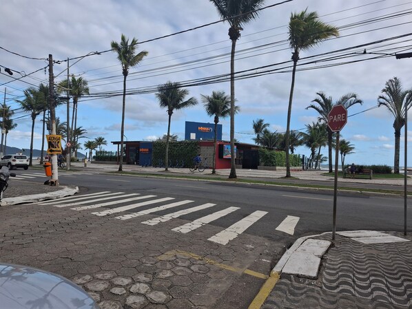 Unclassified image, 1 of 38, button - Studio BeiraMar-Praia Grande, Aviação-Free 500MB WiFi  (Praia Grande)