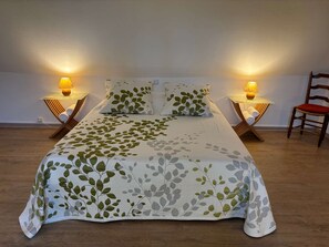 4 soveværelser, skrivebord, strygejern/strygebræt, Wi-Fi