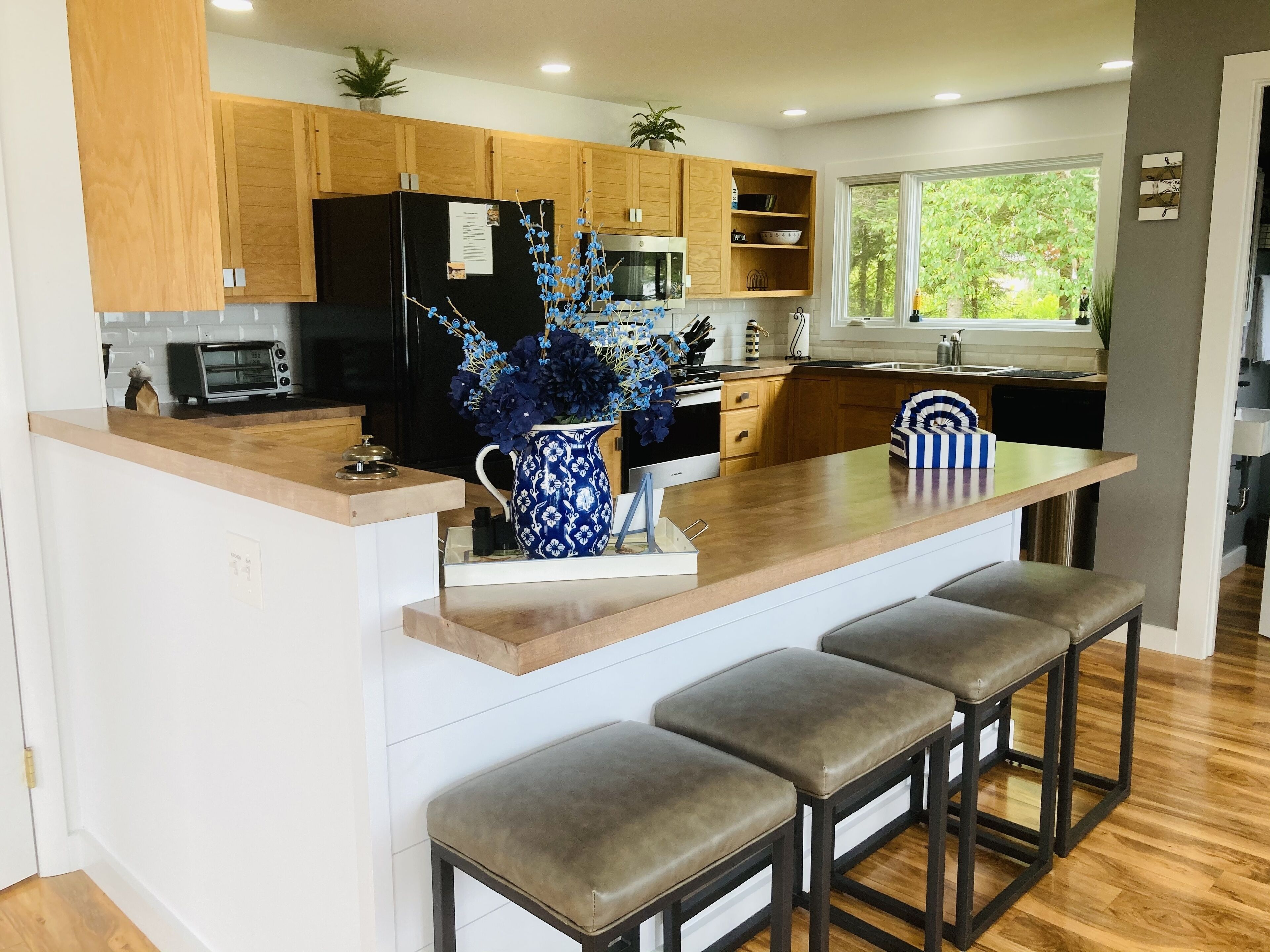 冰箱、微波炉、烤箱、炉灶