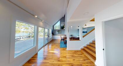 Sparkling and spacious coastal haven with ocean views near Acadia National Park!