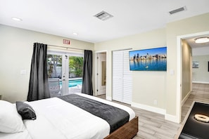 4 bedrooms, desk, iron/ironing board, free WiFi