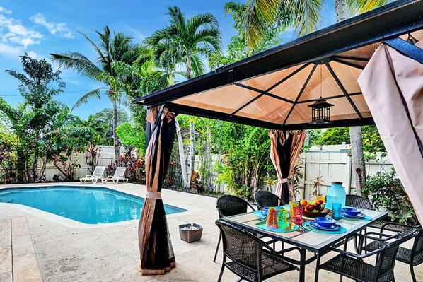 Outdoor dining