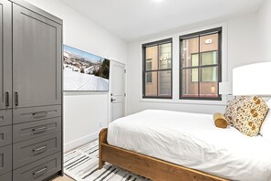 2 عدّة غرف نوم ومكواة/لوح كي وسرير سفر وواي فاي مجانًا