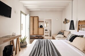 Hochwertige Bettwaren, Zimmersafe, individuell dekoriert