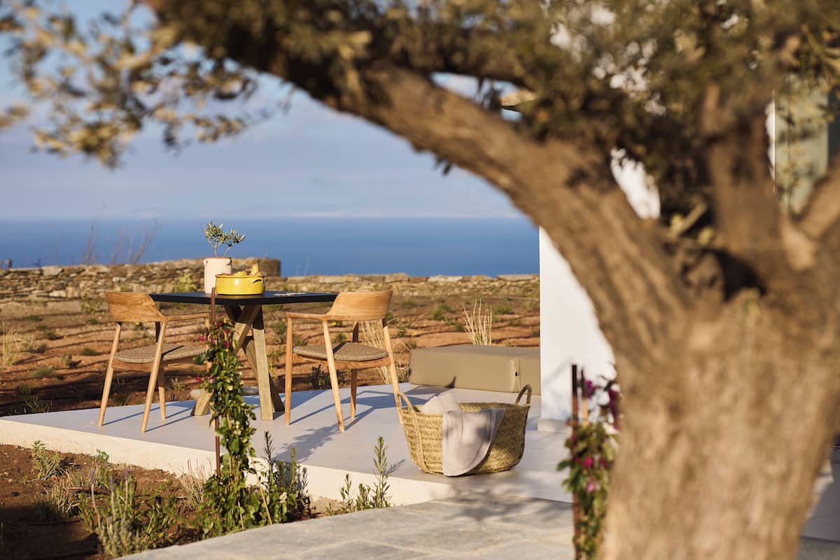 Superior Suite with Sea View & Hot-tub (70m from main building) | Terassi/patio