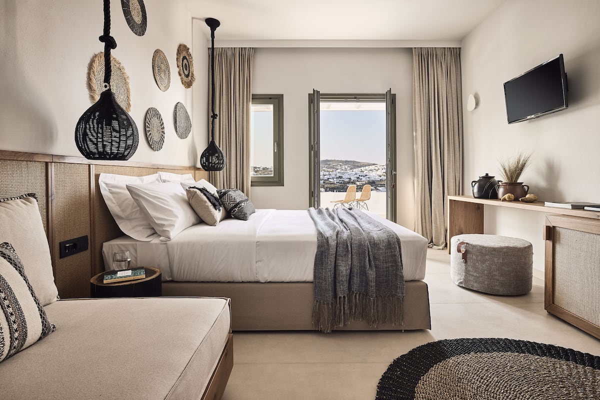 Deluxe Junior Suite with Village View | 1 Schlafzimmer, hochwertige Bettwaren, Zimmersafe, individuell dekoriert