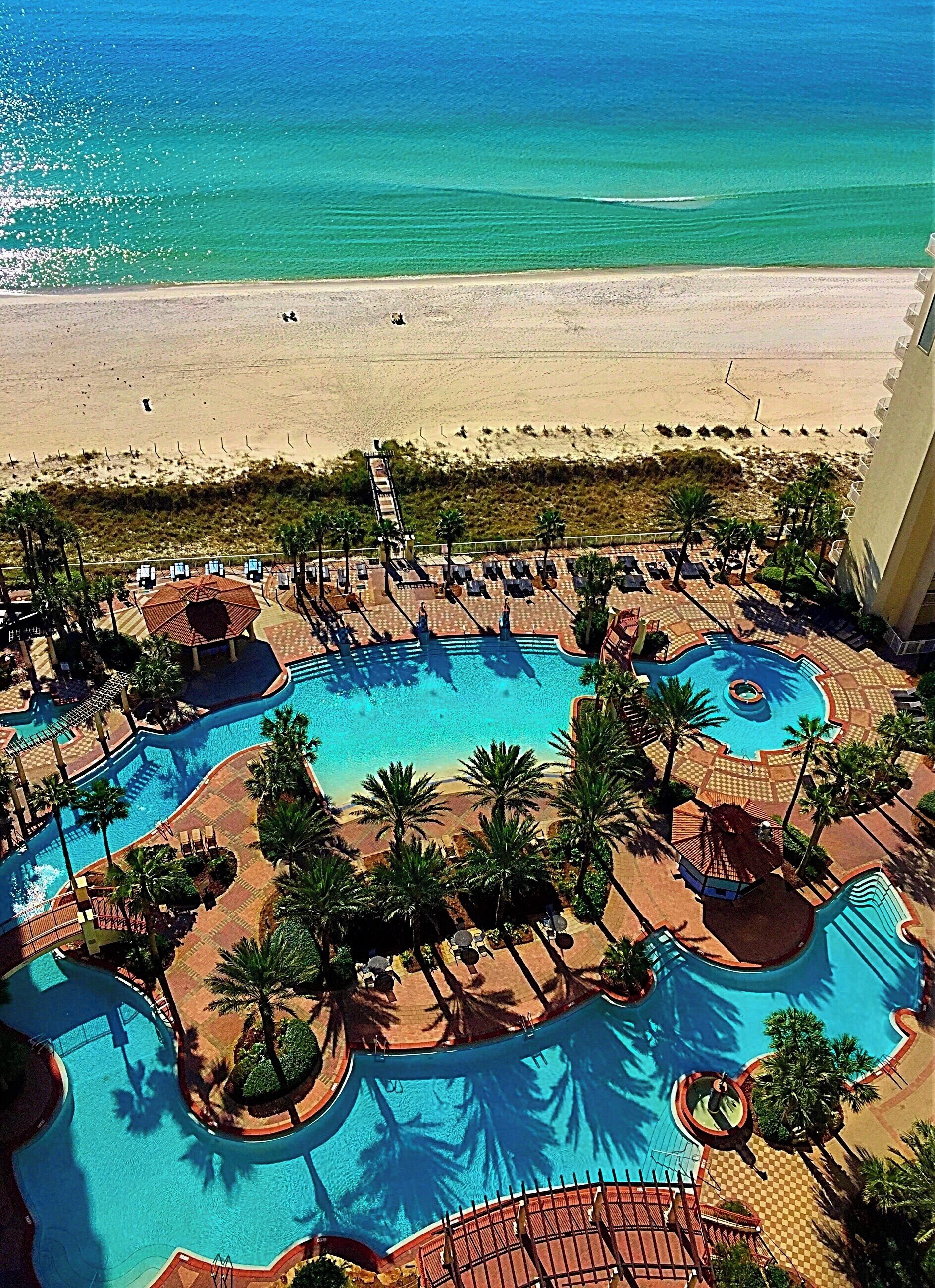 Piscine couverte, piscine extérieure