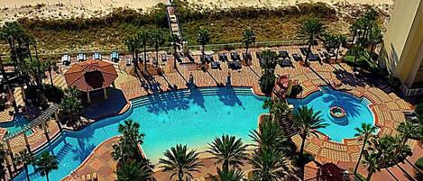 Piscine couverte, piscine extérieure