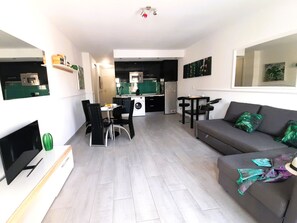 TV - Mareverde Elisa, 1 bedroom & Wi-Fi Free (Costa Adeje)