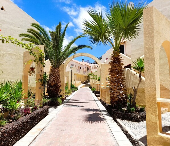 Property grounds - Mareverde Elisa, 1 bedroom & Wi-Fi Free (Costa Adeje)