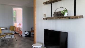 2 bedrooms, bed sheets