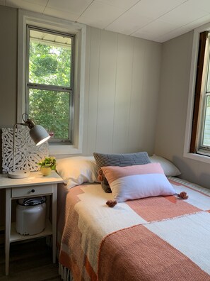 2 bedrooms, bed sheets