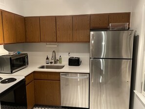 Private kitchen - Great for Families walking distance to great sites (Washington, D.C.)